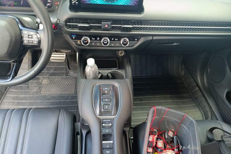 Used Honda ZR-V 2023 2.0L eHEV Sharp - Deluxe Edition Gear Lever
