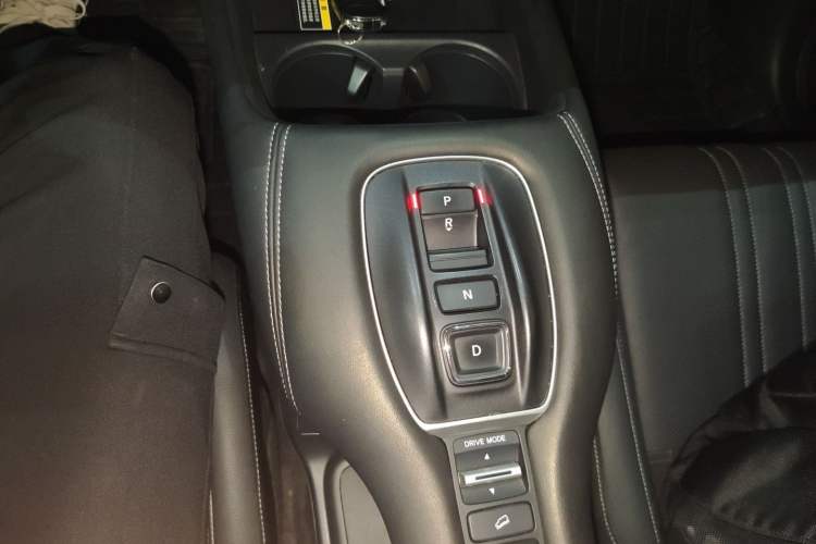 Used Honda ZR-V 2023 2.0L eHEV Sharp - Deluxe Edition Gear Lever