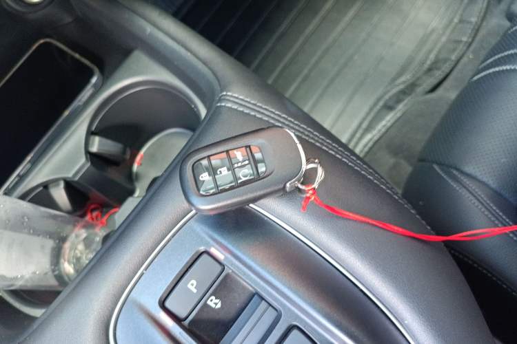 Used Honda ZR-V 2023 2.0L eHEV Sharp - Deluxe Edition Interior 1