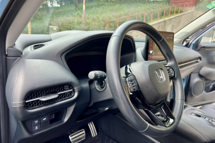 Used Honda ZR-V 2023 2.0L eHEV Sharp - Deluxe Edition Interior 2