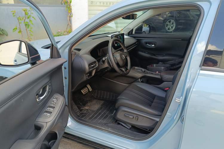 Used Honda ZR-V 2023 2.0L eHEV Sharp - Deluxe Edition Interior 3
