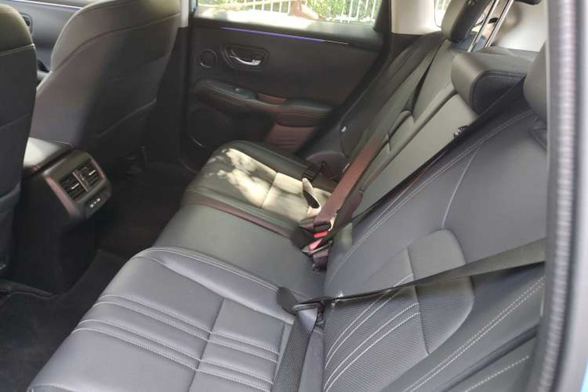 Used Honda ZR-V 2023 2.0L eHEV Sharp - Deluxe Edition Interior 4