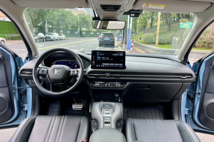 Used Honda ZR-V 2023 2.0L eHEV Sharp - Deluxe Edition Interior 4