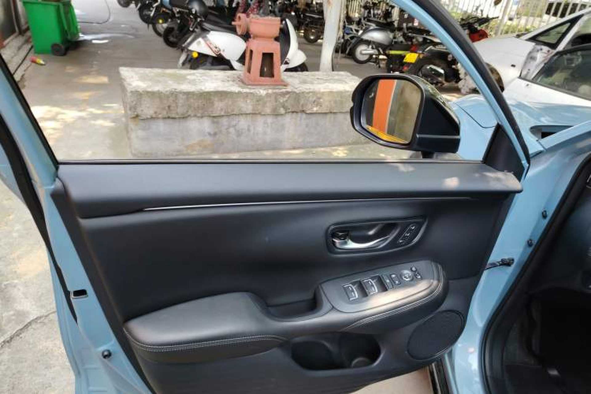 Used Honda ZR-V 2023 2.0L eHEV Sharp - Deluxe Edition Interior 7