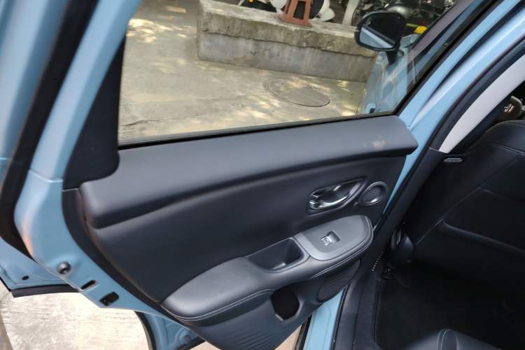 Used Honda ZR-V 2023 2.0L eHEV Sharp - Deluxe Edition Interior 8