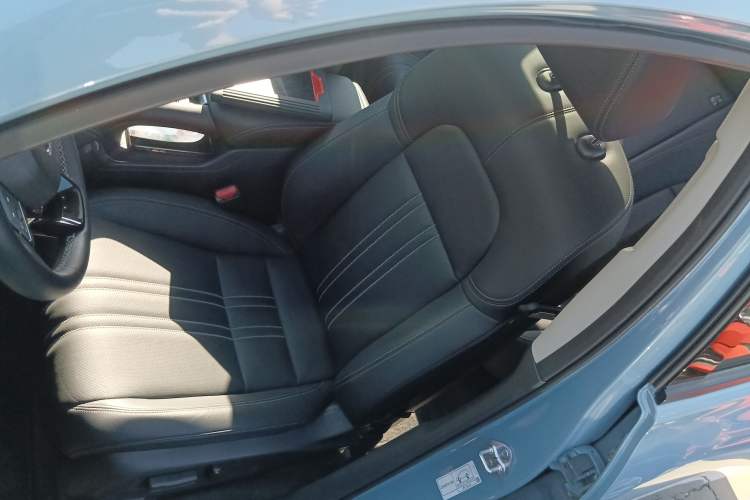 Used Honda ZR-V 2023 2.0L eHEV Sharp - Deluxe Edition Left Front Seat
