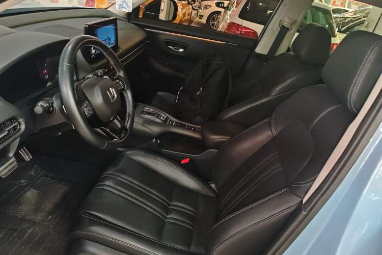 Used Honda ZR-V 2023 2.0L eHEV Sharp - Deluxe Edition Left Front Seat