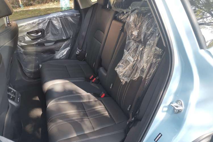 Used Honda ZR-V 2023 2.0L eHEV Sharp - Deluxe Edition Left Rear Seat