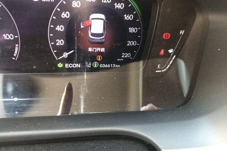 Used Honda ZR-V 2023 2.0L eHEV Sharp - Deluxe Edition Odometer Close Up