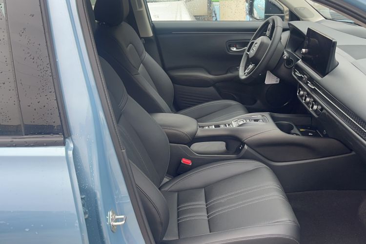 Used Honda ZR-V 2023 2.0L eHEV Sharp - Deluxe Edition Right Front Seat