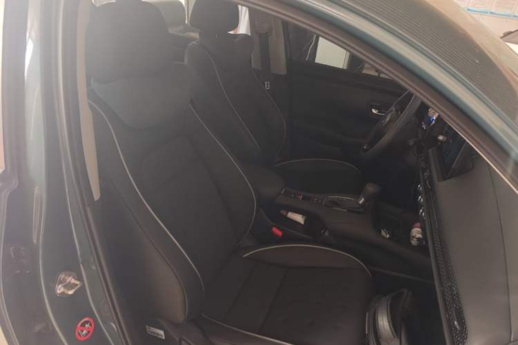 Used Honda ZR-V 2023 1.5T CVT Tech Edition Right Front Seat