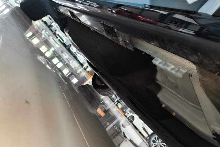 Used Honda ZR-V 2023 2.0L eHEV Sharp - Deluxe Edition Right Side Sill