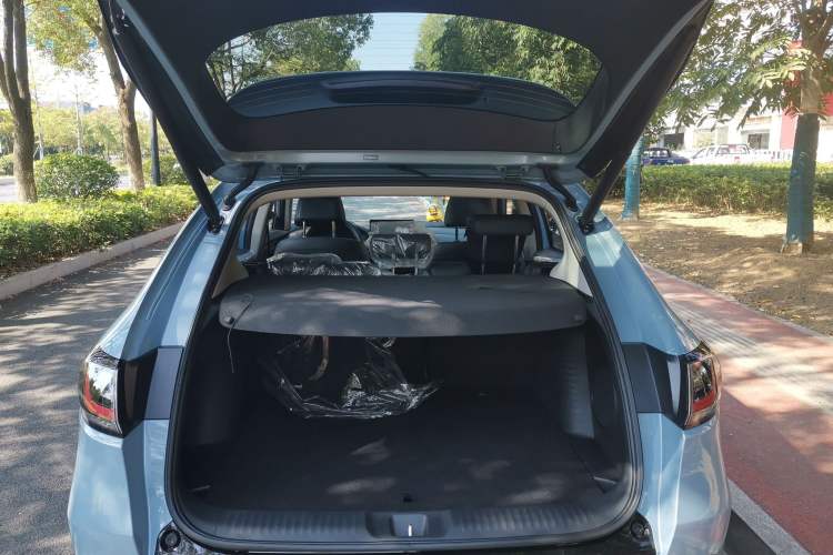 Used Honda ZR-V 2023 2.0L eHEV Sharp - Deluxe Edition Trunk