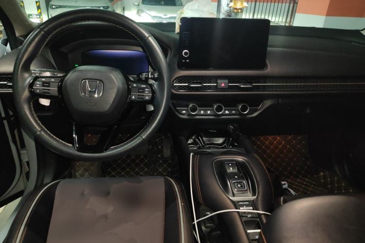 Used Honda ZR-V 2023 2.0L eHEV Sharp Luxury Edition Center Console