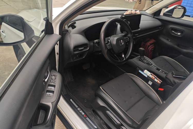 Used Honda ZR-V 2023 1.5T CVT Tech Edition Driver Seat