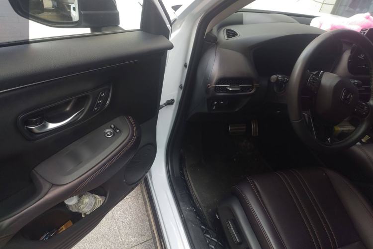 Used Honda ZR-V 2023 2.0L eHEV Sharp - Deluxe Edition Driver Seat