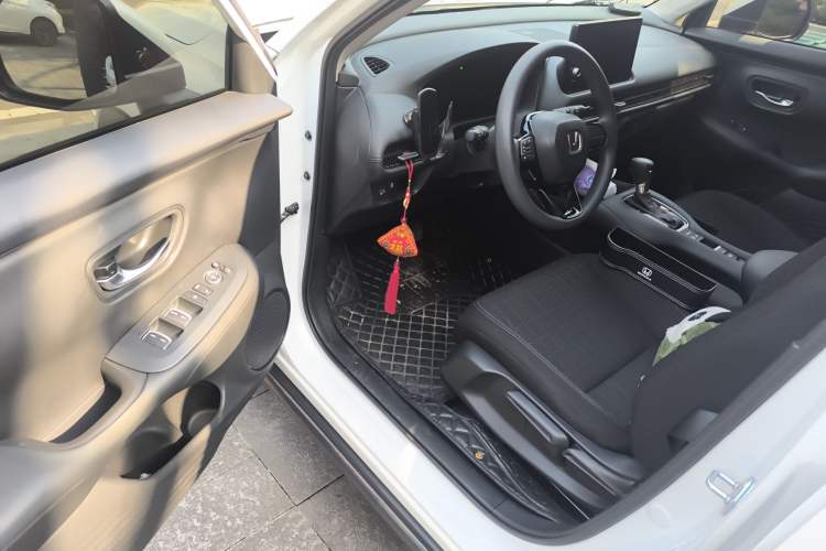 Used Honda ZR-V 2023 1.5T CVT Tech Edition Driver Seat