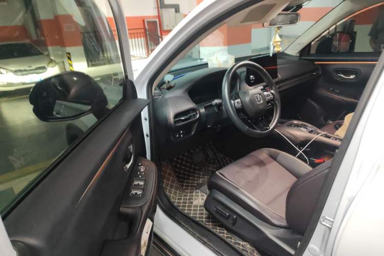 Used Honda ZR-V 2023 2.0L eHEV Sharp Luxury Edition Driver Seat