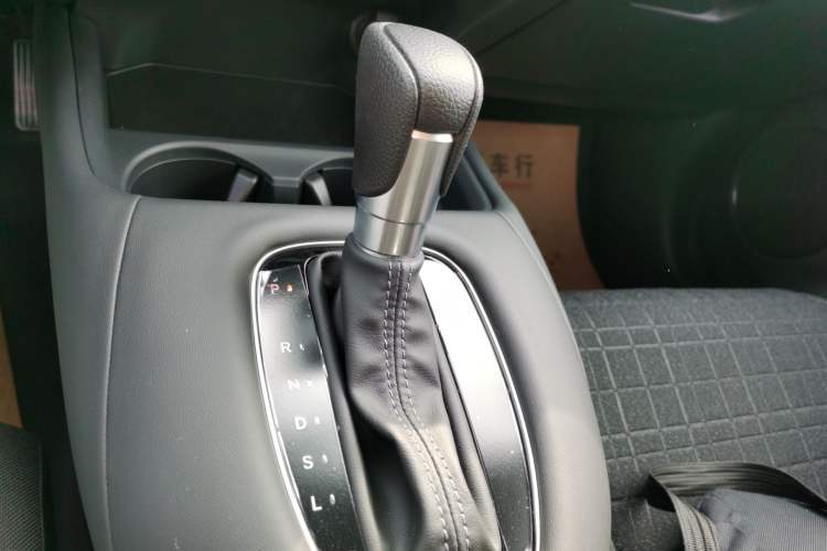Used Honda ZR-V 2023 1.5T CVT Tech Edition Gear Lever