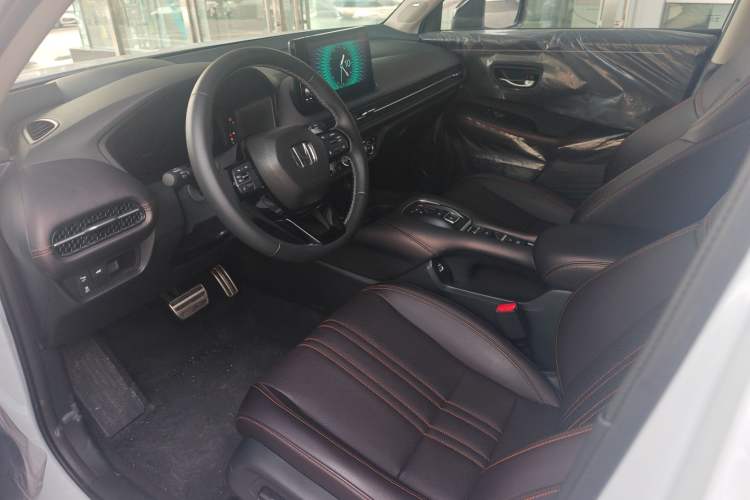 Used Honda ZR-V 2023 2.0L eHEV Sharp - Deluxe Edition Interior 1