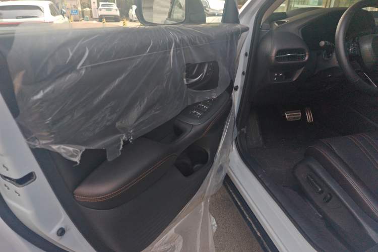 Used Honda ZR-V 2023 2.0L eHEV Sharp - Deluxe Edition Interior 8