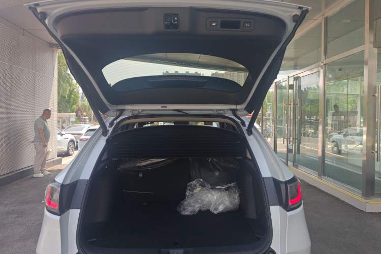 Used Honda ZR-V 2023 2.0L eHEV Sharp - Deluxe Edition Trunk