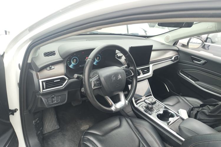 Used Hongqi E-HS3 2019 Zhilian Qiyue Two-Wheel Drive Custom Edition Center Console
