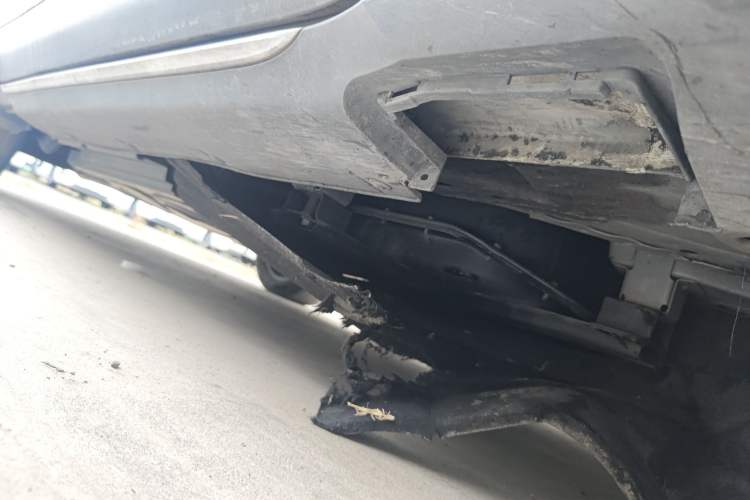 Used Hongqi E-HS3 2019 Zhilian Qiyue Two-Wheel Drive Custom Edition Chassis Front Right