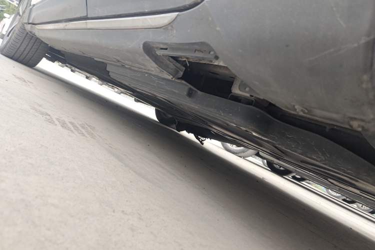Used Hongqi E-HS3 2019 Zhilian Qiyue Two-Wheel Drive Custom Edition Chassis Rear Left