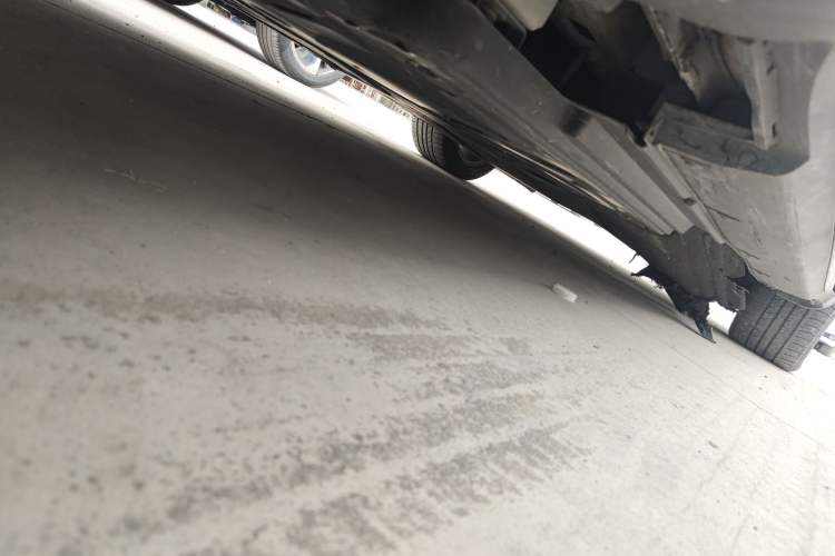 Used Hongqi E-HS3 2019 Zhilian Qiyue Two-Wheel Drive Custom Edition Chassis Rear Right