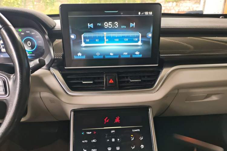Used Hongqi E-HS3 2019 Zhilian Qiyue Two-Wheel Drive Version Audio And AC Panel