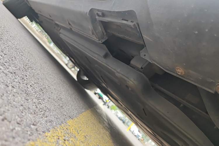 Used Hongqi E-HS3 2019 Zhilian Qiyue Two-Wheel Drive Version Chassis Rear Left