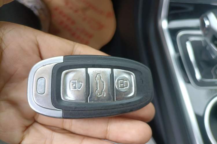 Used Hongqi E-HS3 2019 Zhilian Qiyue Two-Wheel Drive Version Interior 1