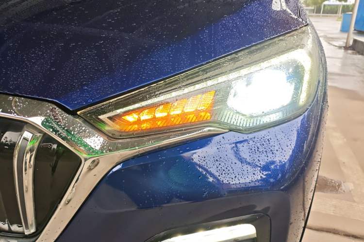 Used Hongqi E-HS3 2019 Zhilian Qiyue Two-Wheel Drive Version Left Front Headlight