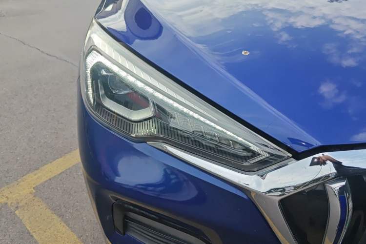 Used Hongqi E-HS3 2019 Zhilian Qiyue Two-Wheel Drive Version Right Front Headlight