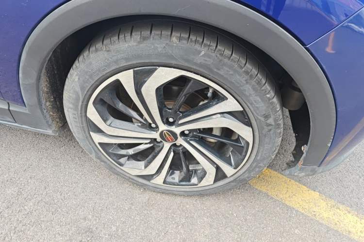 Used Hongqi E-HS3 2019 Zhilian Qiyue Two-Wheel Drive Version Right Front Wheel Hub