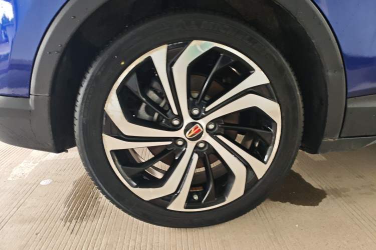 Used Hongqi E-HS3 2019 Zhilian Qiyue Two-Wheel Drive Version Right Rear Wheel Hub