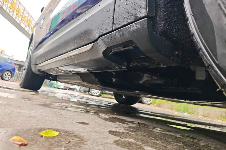 Used Hongqi E-HS3 2019 Zhilian Qiyue Two-Wheel Drive Version Right Side Sill