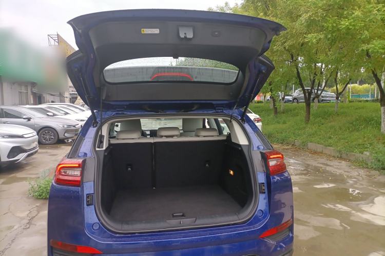 Used Hongqi E-HS3 2019 Zhilian Qiyue Two-Wheel Drive Version Trunk