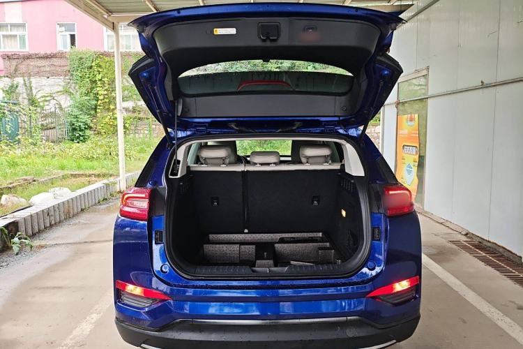 Used Hongqi E-HS3 2019 Zhilian Qiyue Two-Wheel Drive Version Trunk