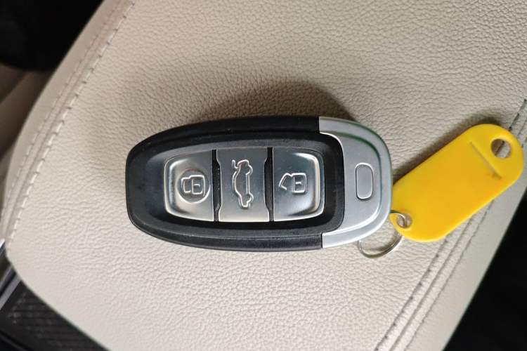 Used Hongqi E-HS3 2019 Zhilian Qiyue Two-Wheel Drive Version Vehicle Key