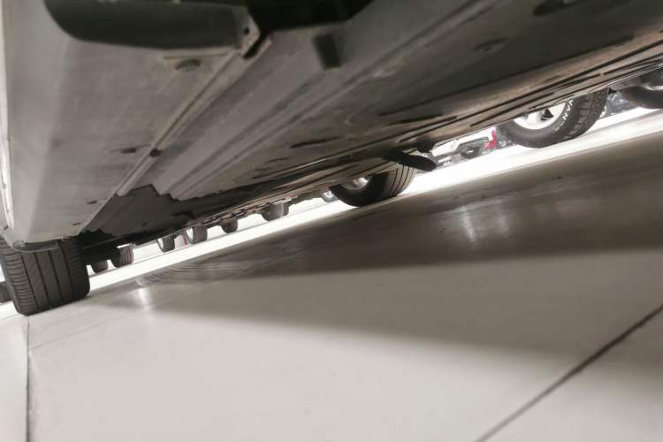 Used Hongqi E-HS3 2019 Zhilian Qiling 4x4 Edition Left Side Sill