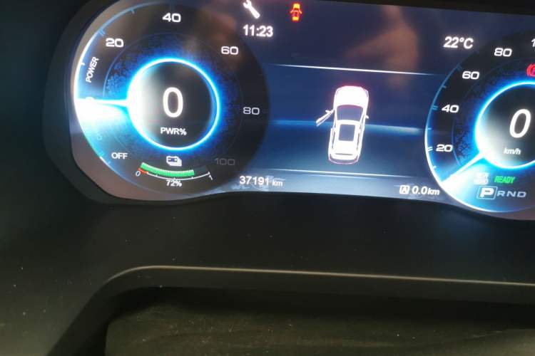 Used Hongqi E-HS3 2019 Zhilian Qiling 4x4 Edition Odometer Close Up