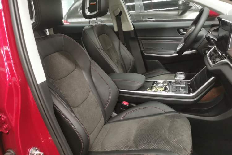 Used Hongqi E-HS3 2019 Zhilian Qiling 4x4 Edition Right Front Seat