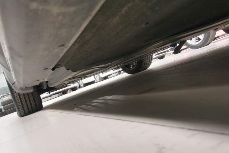 Used Hongqi E-HS3 2019 Zhilian Qiling 4x4 Edition Right Side Sill