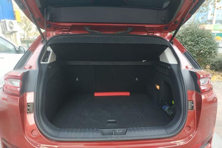 Used Hongqi E-HS3 2019 Zhilian Qiling 4x4 Edition Trunk