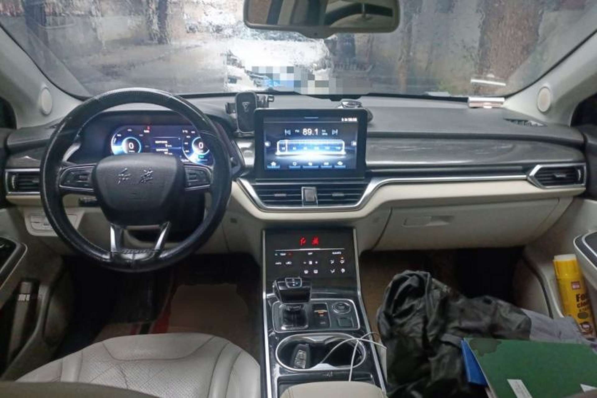 Used Hongqi E-HS3 2019 Zhilian Qiyue Two-Wheel Drive Version Center Console