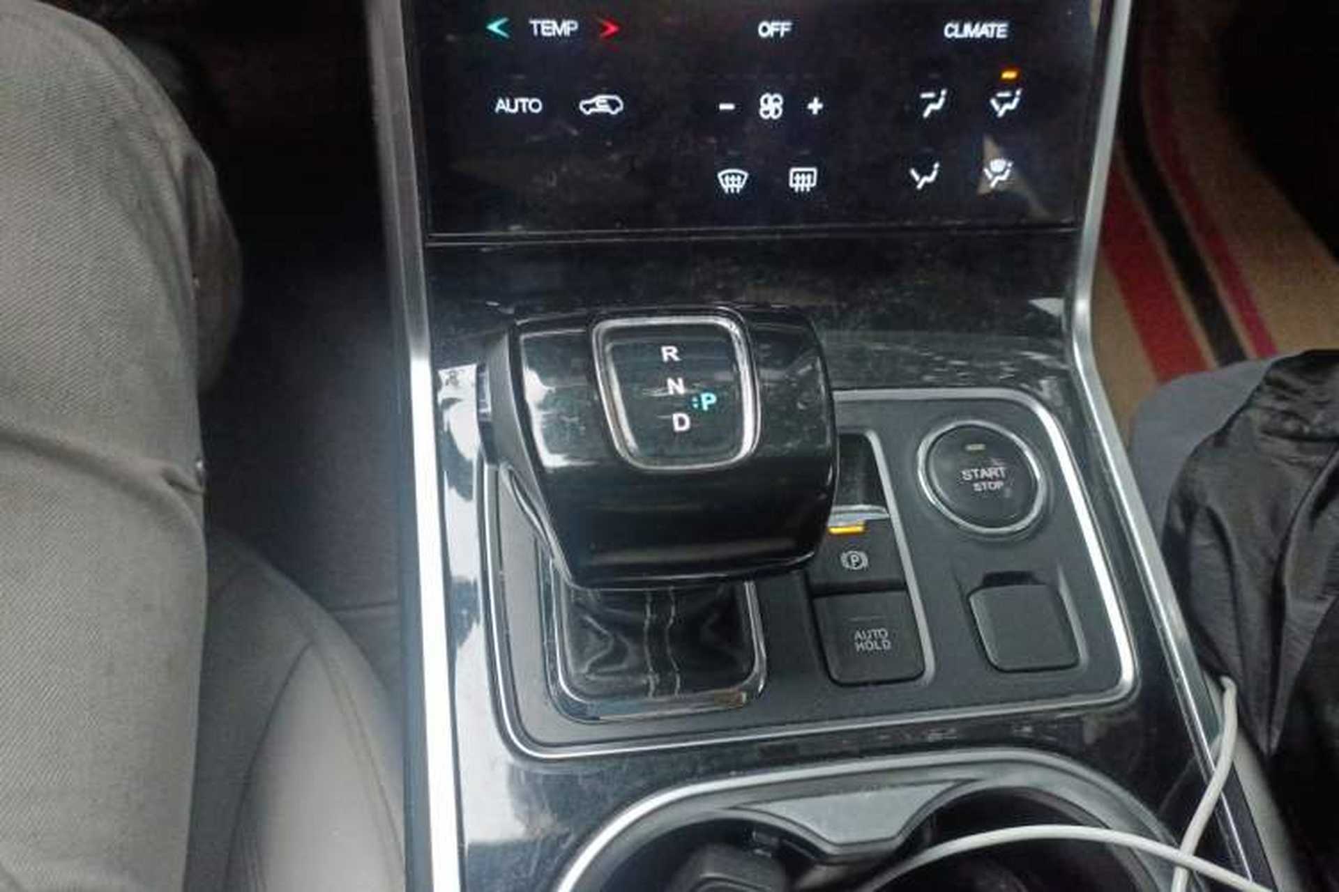 Used Hongqi E-HS3 2019 Zhilian Qiyue Two-Wheel Drive Version Gear Lever