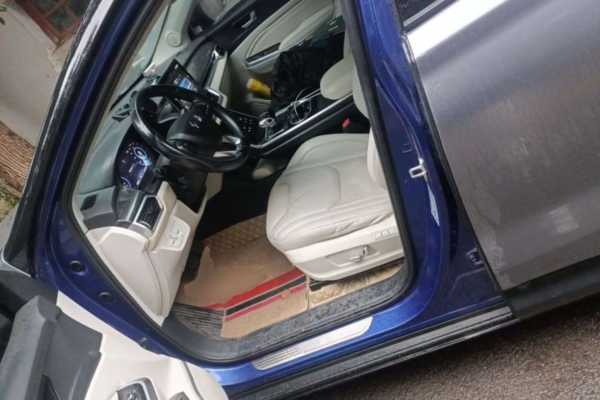 Used Hongqi E-HS3 2019 Zhilian Qiyue Two-Wheel Drive Version Left Front Seat