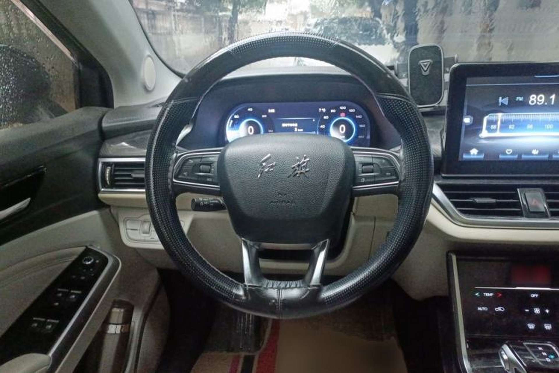 Used Hongqi E-HS3 2019 Zhilian Qiyue Two-Wheel Drive Version Steering Wheel